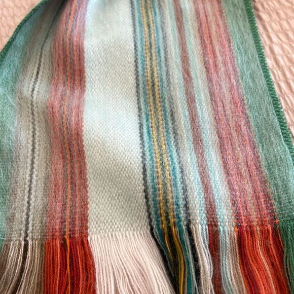 Beautiful alpaca scarf from Ecuador so soft and warm! - Picture 6 of 8